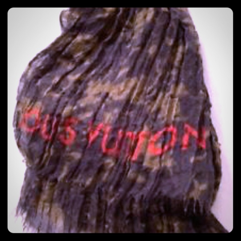 ISO Louis Vuitton scarf